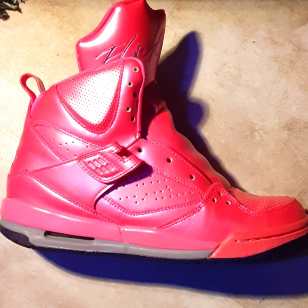 Hot pink jordan flight 45